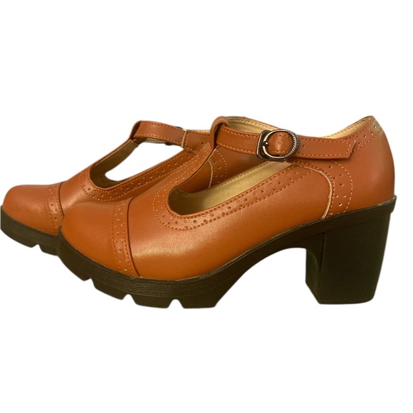 Dadawen Classic T-Strap Heeled Shoes 7.5 EUC - Picture 5 of 10